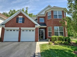 55 Andover Dr, Kendall Park, NJ 08824