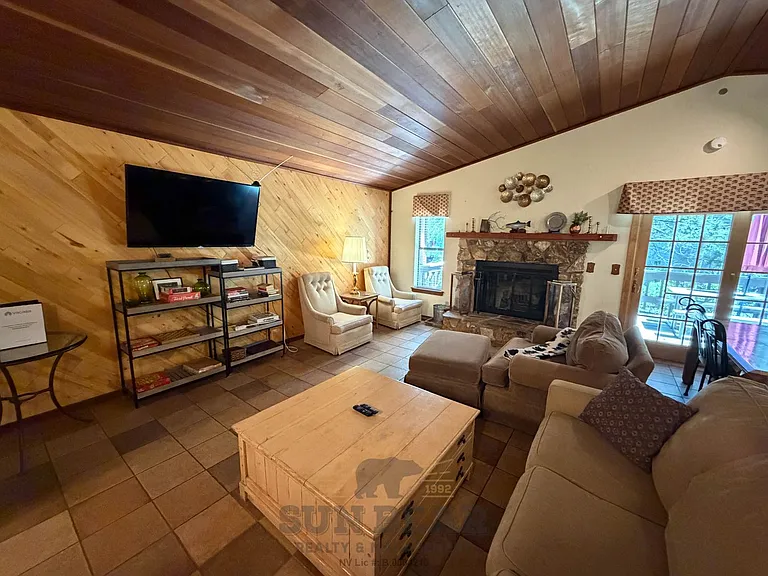833 McCourry Blvd — Photo 11