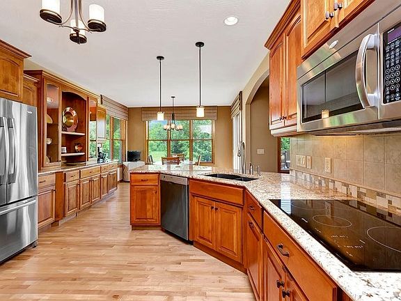 Lots of Cabinet Space