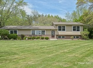 7814 W Hillside Rd, Crystal Lake, IL 60012