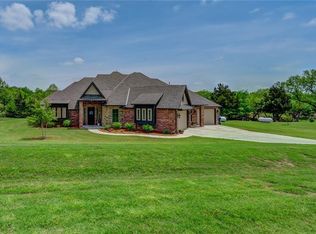 9524 Catalpa Cir, Mustang, OK 73064