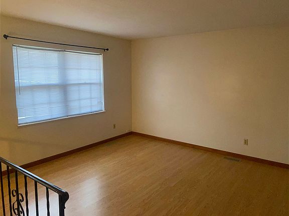 3rd image of 501 Saint 12th St