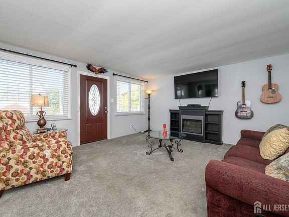 5th image of 1326 Herbert Blvd