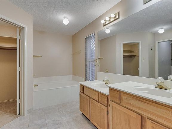 5th image of 2704 Amberton Pl