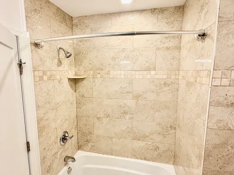 640 Emily St — Photo 25