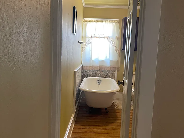 147 N Canyon Blvd #B — Photo 10