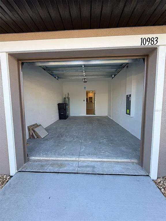 3 bed, 2.5 bath, 1666 sqft, $2,100 — Photo 4