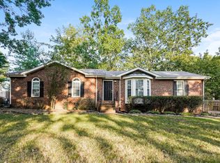 218 Lakeside Park Dr, Hendersonville, TN 37075