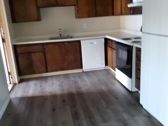 2nd image of 33635 2nd St