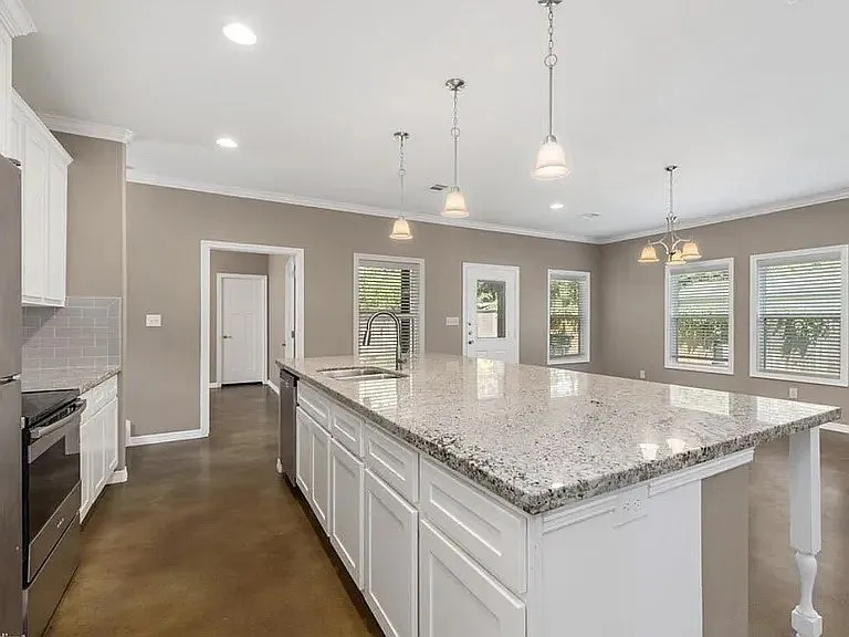 4 bed, 4.5 bath, 2473 sqft, $2,095 — Photo 3
