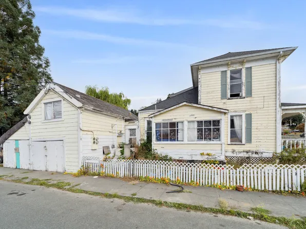 910 8th St, Fortuna, CA 95540