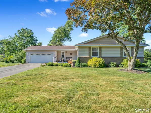 44 Riverside Drive, Branford, CT 06405