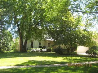 1215 Gail Dr, Buffalo Grove, IL 60089