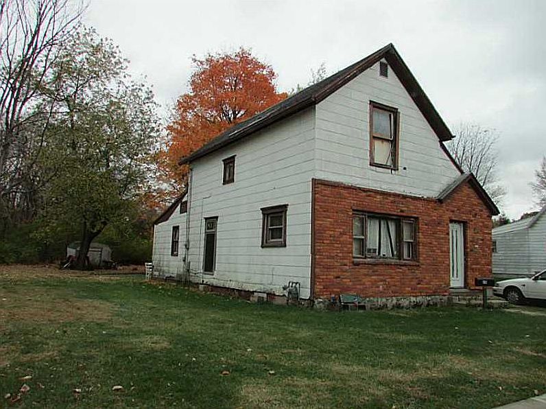 2nd image of 416 Walker St