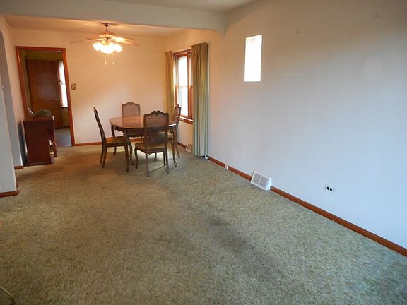 2nd image of 14511 Emerald Ave