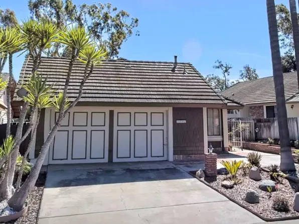 1137 Brewley Ln, Vista, CA 92081