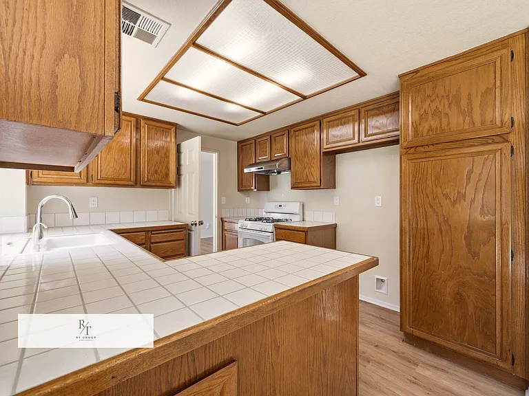 20926 Brookline Dr — Photo 14