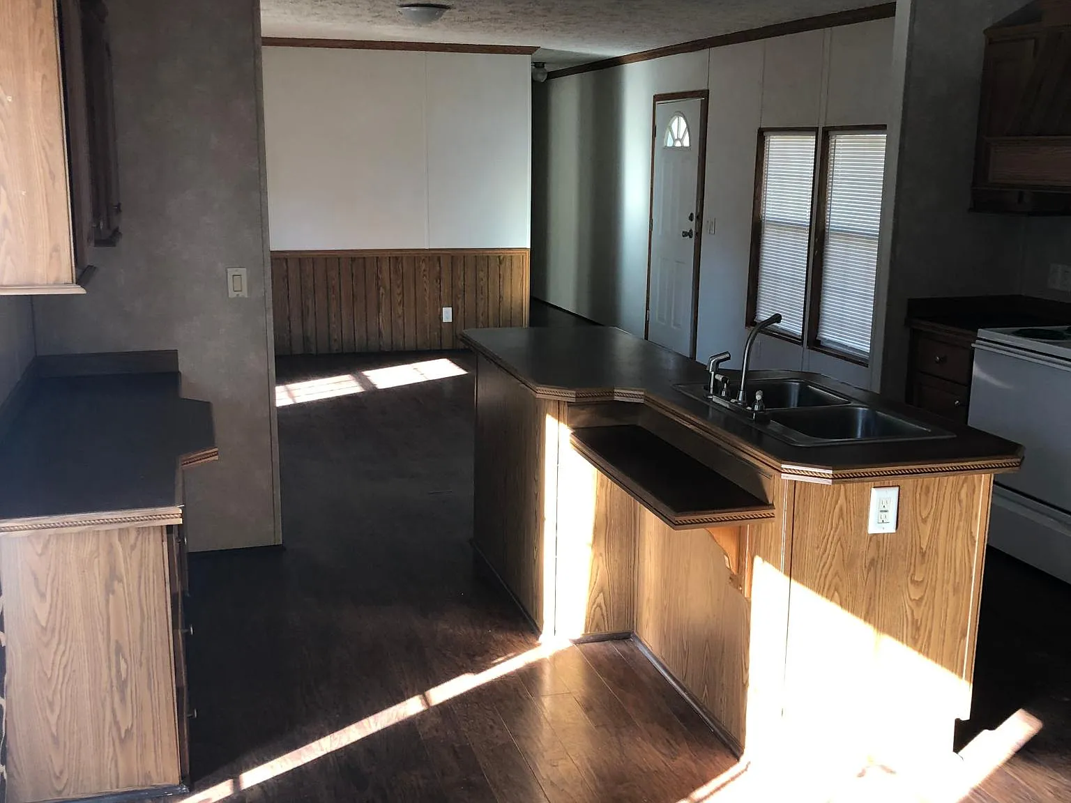 3 bed, 1216 sqft, $1,200 — Photo 3
