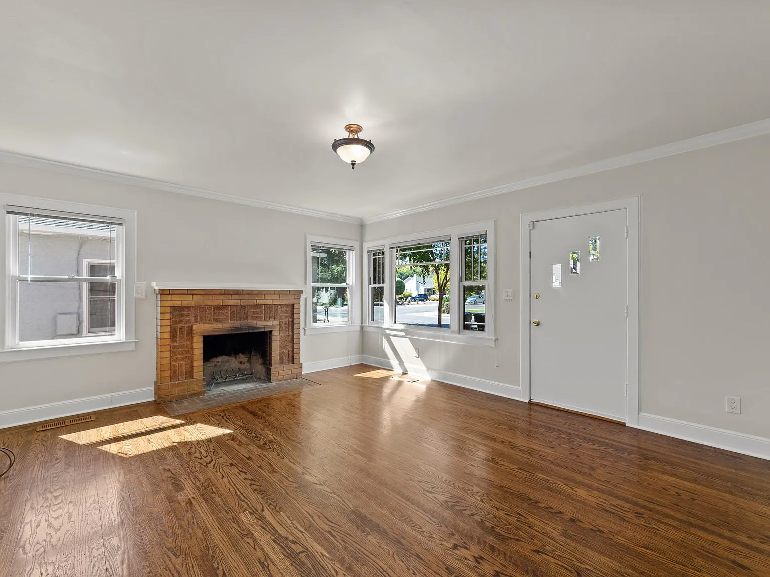 2 bed, 1340 sqft, $3,200 — Photo 4