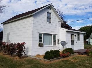 713 W 3rd St, Gilman, IL 60938