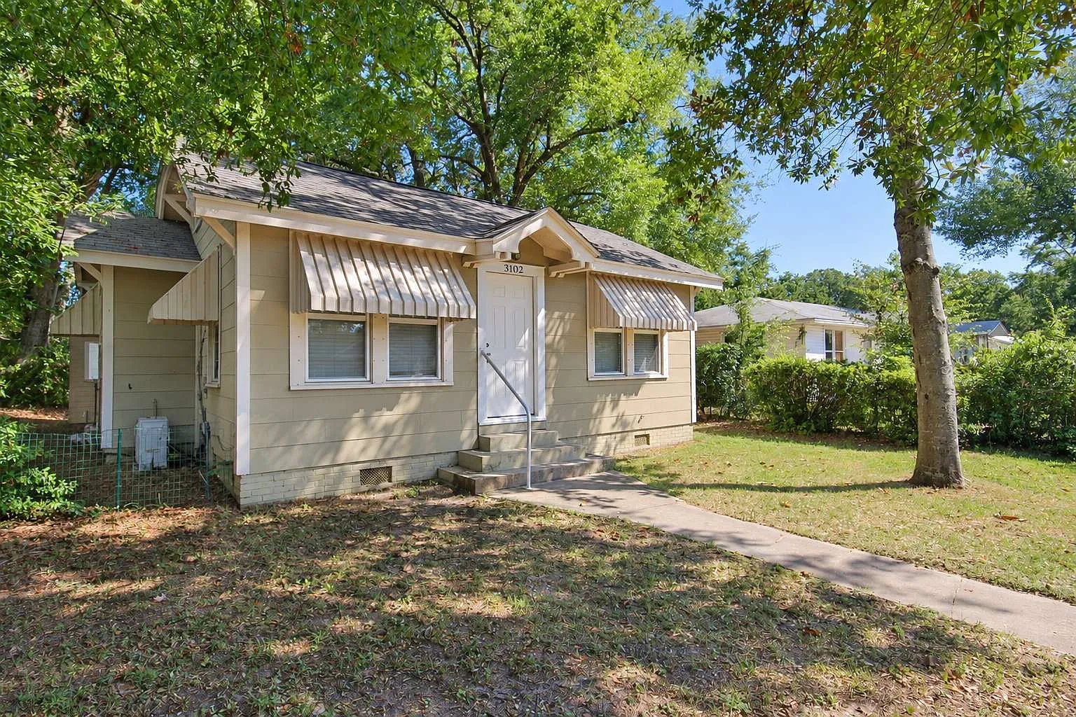 2 bed, 1.0 bath, 700 sqft, $1,450 — Photo 2