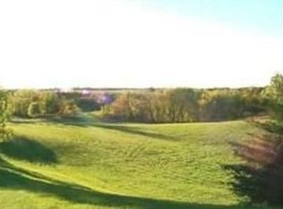 8955 Abbywood Rd, Chaska, MN 55318