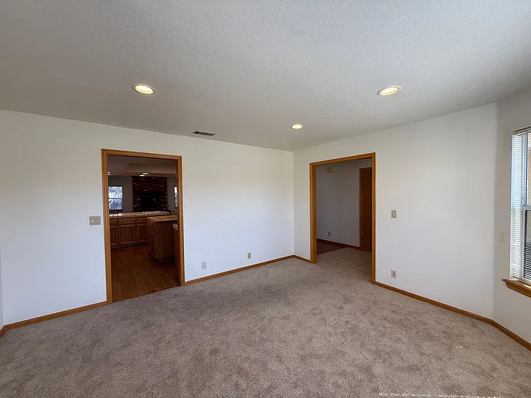 1470 Mercer Ct — Photo 9