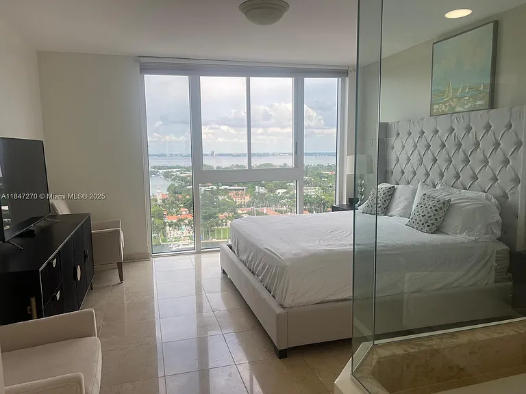 4775 Collins Ave #2105 — Photo 17