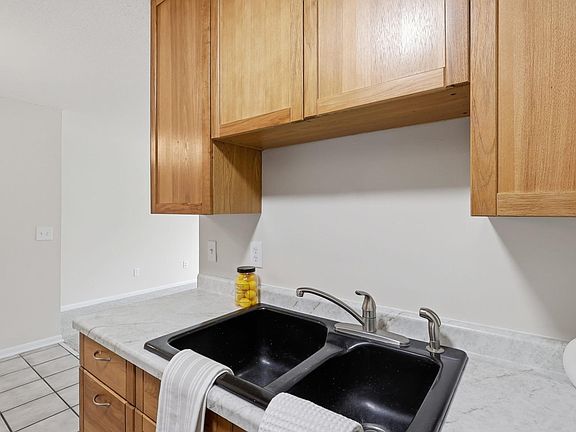 4th image of 2616 Harriet Ave APT 204