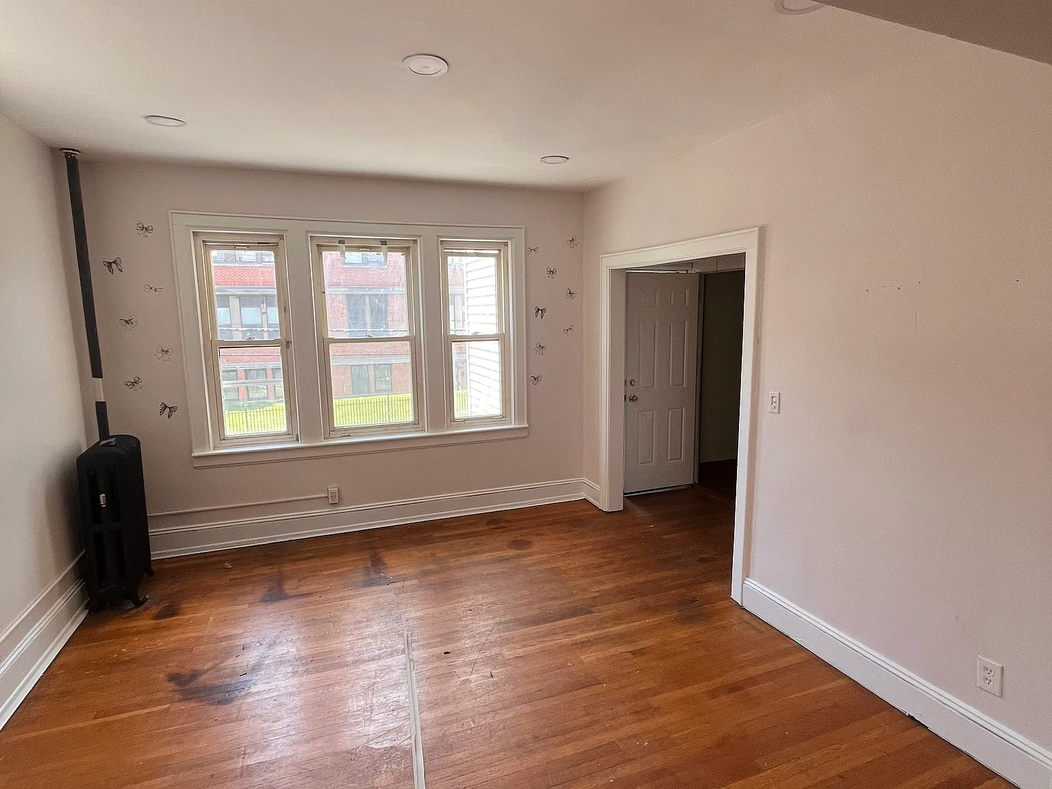 3 bed, 1222 sqft, $1,680 — Photo 3