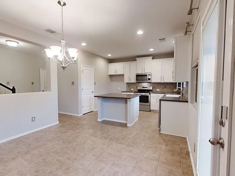 2915 Thunder Gulch — Photo 6