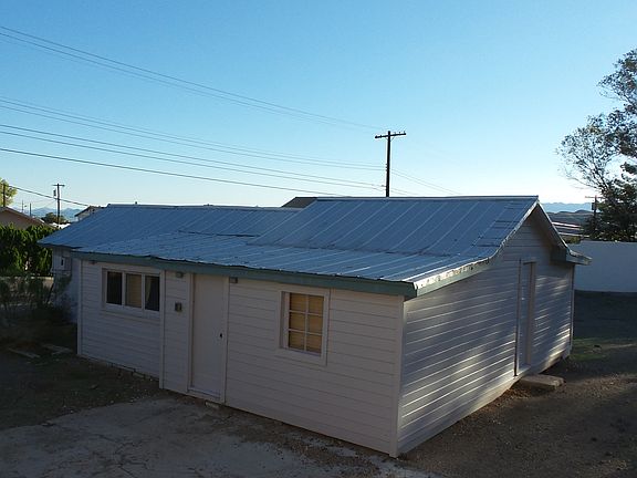 2nd image of 205 Lakeview Dr