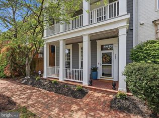 713 Belmont Bay Dr, Woodbridge, VA