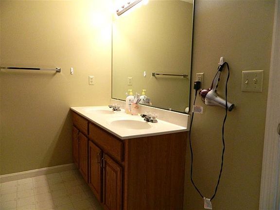 2nd image of 4652 Margaret Ct