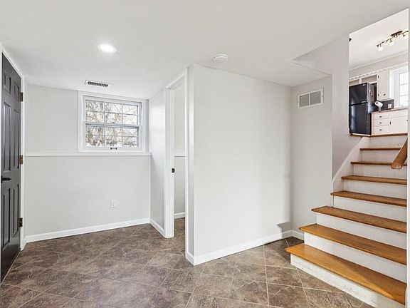 3rd image of 506 S Adams St