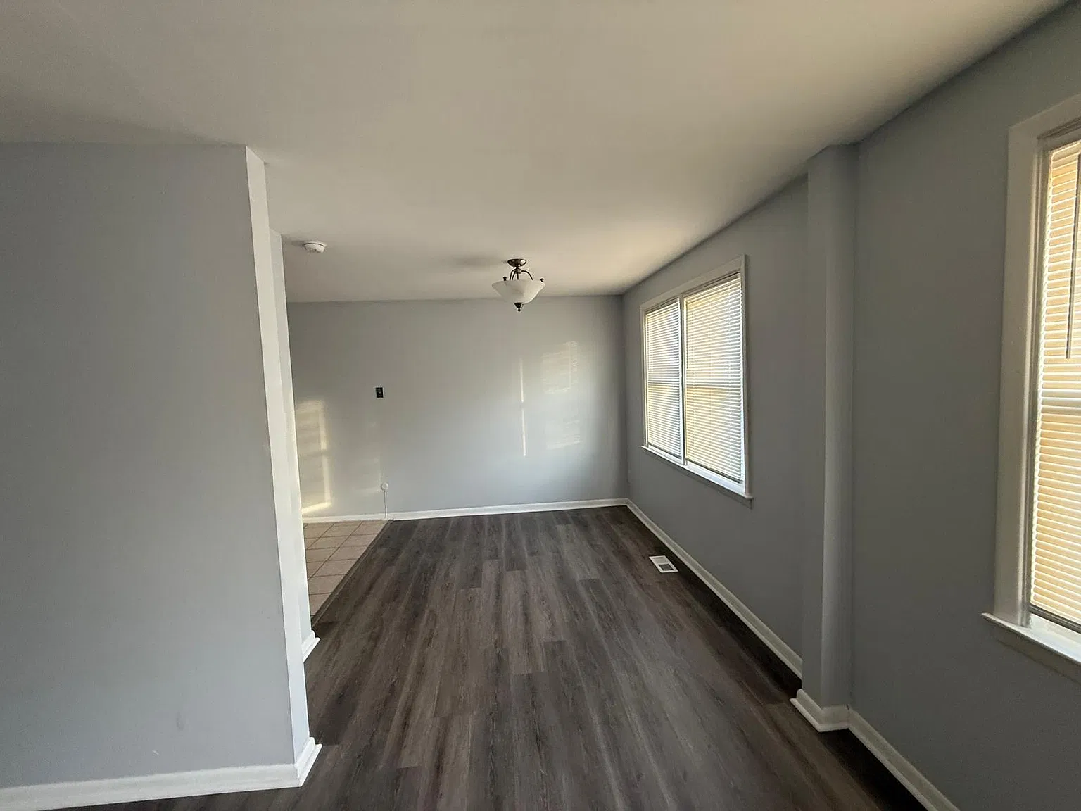 2 bed, 900 sqft, $1,550 — Photo 2