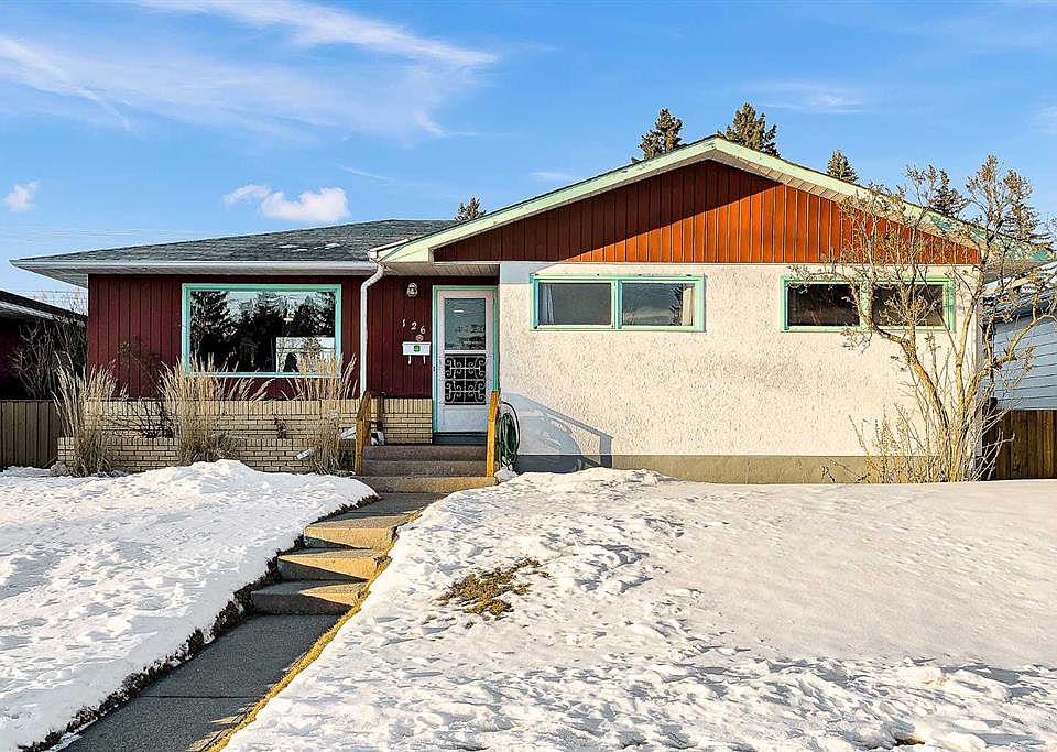 1st image of 126 S Springwood Dr SW