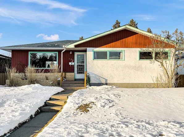 126 S Springwood Dr SW, Calgary, AB T2W 0K5