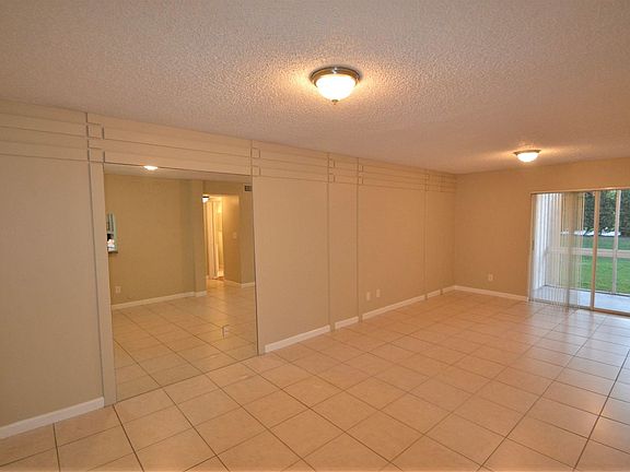 2nd image of 722 NW 91st Ter #722