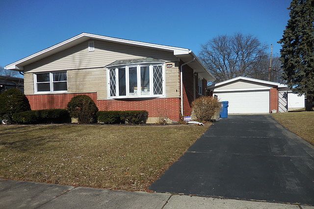 1st image of 243 W Elmwood Dr