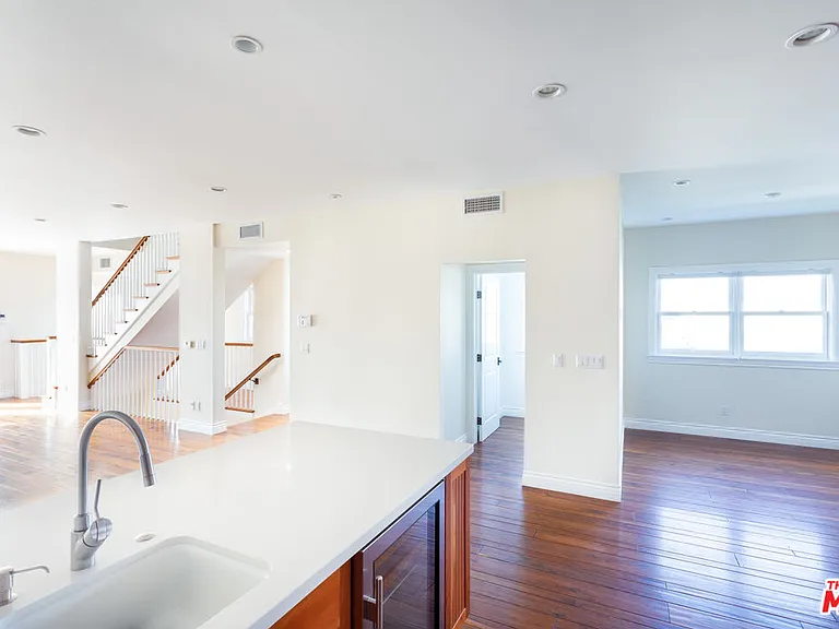 702 Pacific Ave — Photo 34