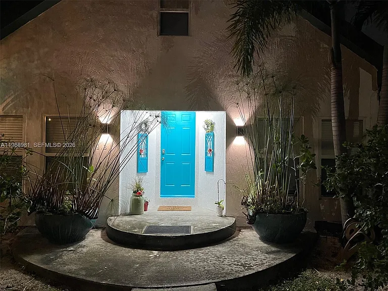 212 SW 1st Ave — Photo 50