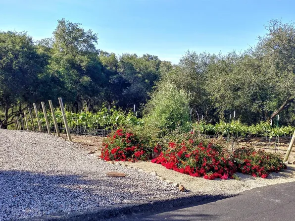 2610 Vineyard Dr, Auburn, CA 95603