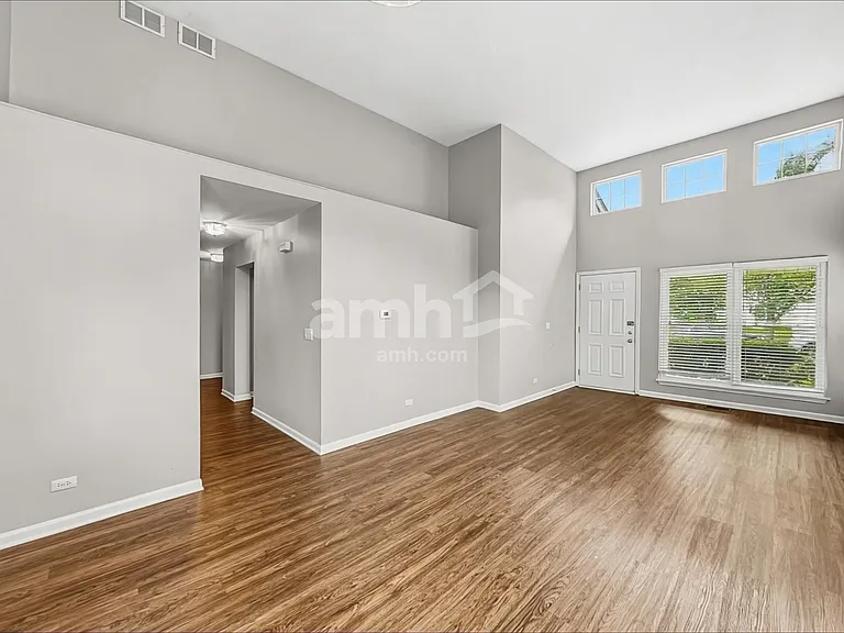 3131 Melbourne Ln — Photo 7