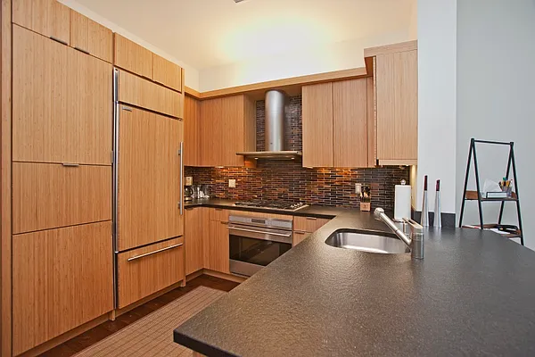 Sold by LG Fairmont Group | media 9