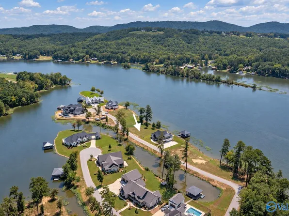2 Turquoise Dr, Gadsden, AL 35901
