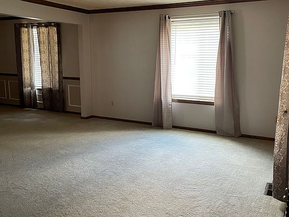4th image of 32040 N Roundhead Dr