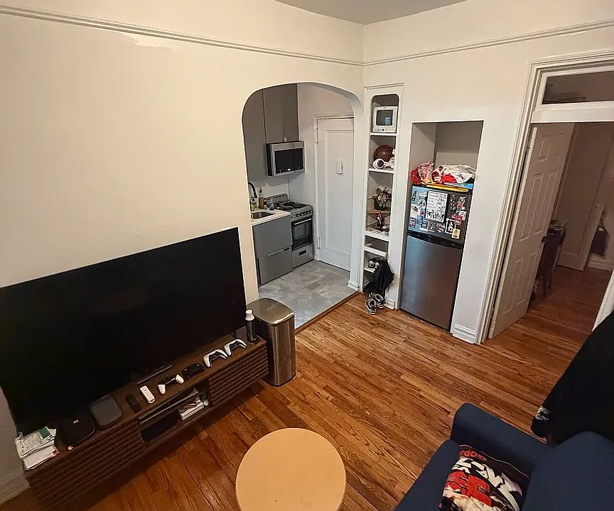 1st image of 87 E 4th St APT 4B
