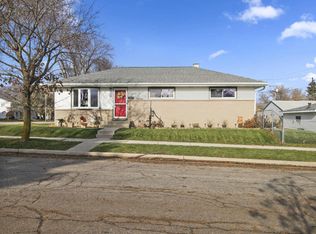 1930 W Carrington Ave, Milwaukee, WI 53221