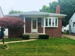 921 Sycamore St, Wyandotte, MI 48192